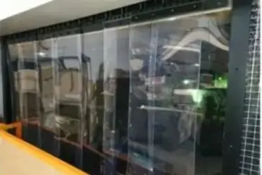 のれんビニールカーテンで寒さ対策