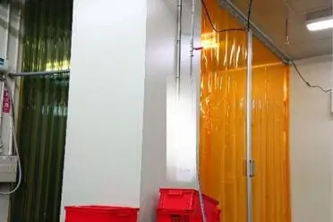 食品工場ビニールカーテンの虫対策の事例