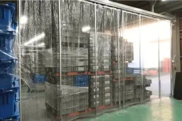 工場ビニールカーテン屋外からの風雨対策の事例