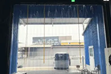 工場ビニールカーテン屋外への冷気漏れ防止の事例
