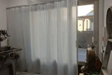 工場ビニールカーテン機械音の防音対策の事例