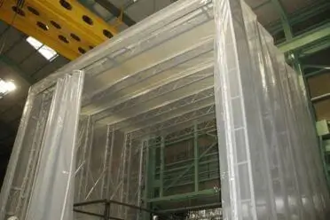 ビニールブースで作業場の防塵対策