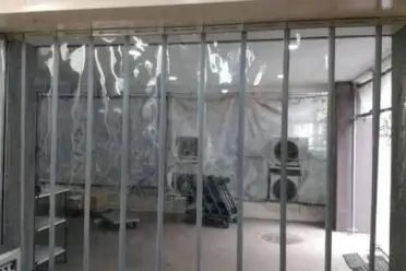 ビニールカーテンで節電